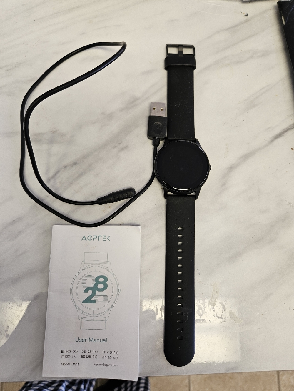 Agptek Smmart Watch- Model lw11 - Fitness Tracker with USB Charger